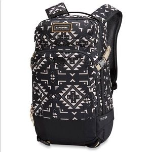 Dakine Women's Heli Pro 20L Backpack in Silverton